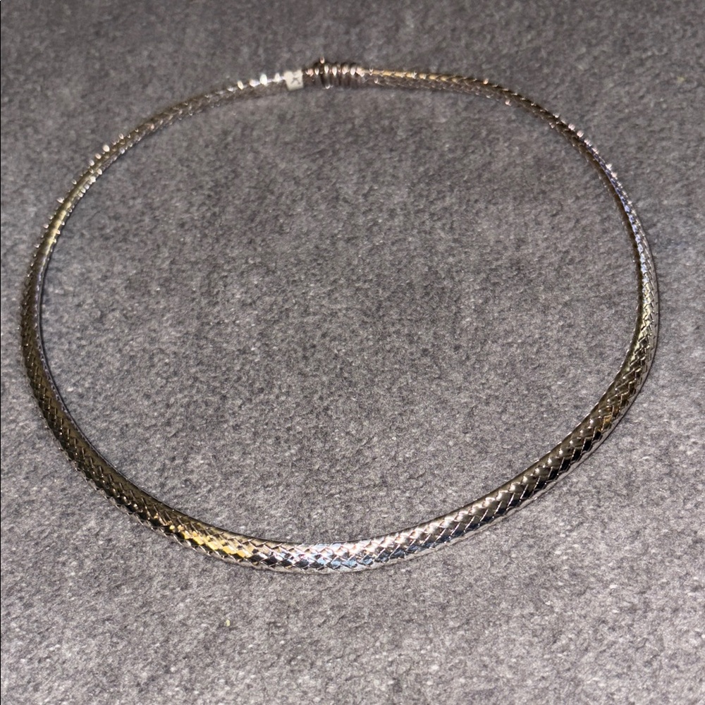 Elegant Silver Necklace